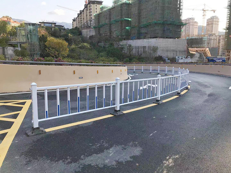 市政道路护栏（锌钢类）